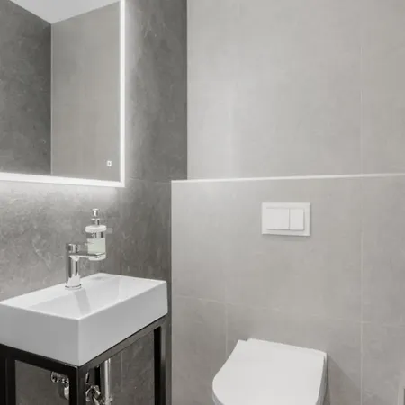 Nura Каштелир