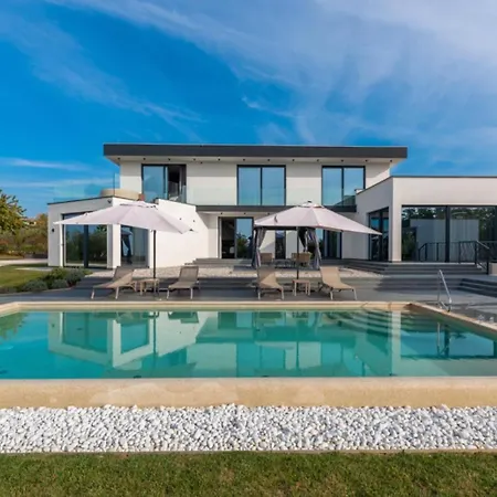 Nura Villa