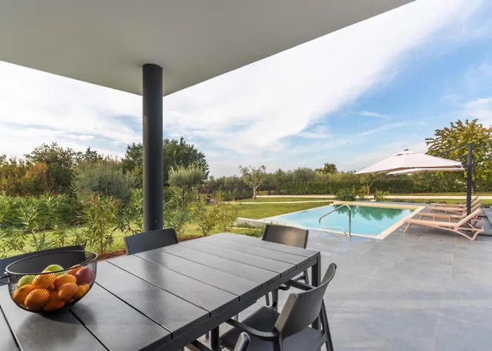 빌라 Nura Kaštelir